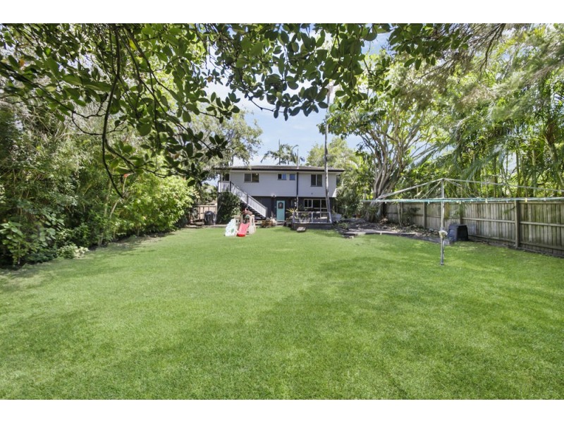 52 Bernays Road, Wynnum West QLD 4178