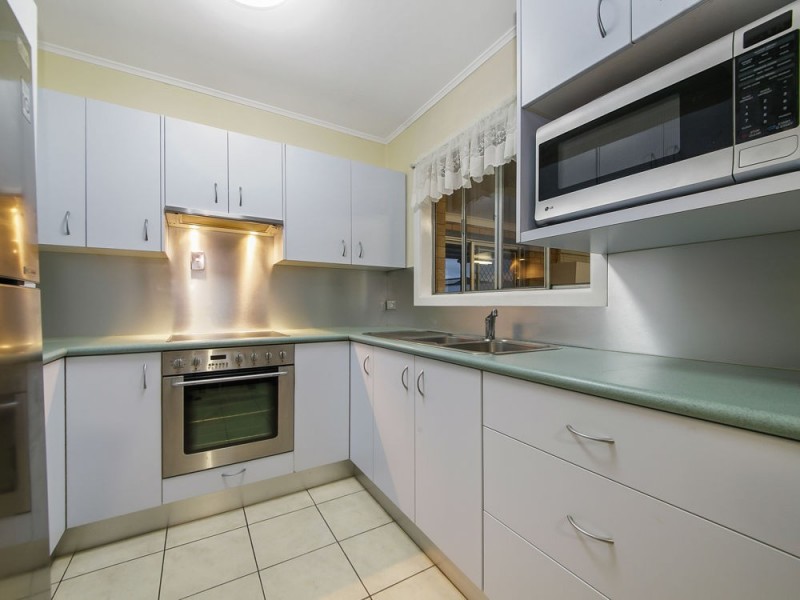 5 Suzanne Street, Wynnum West QLD 4178