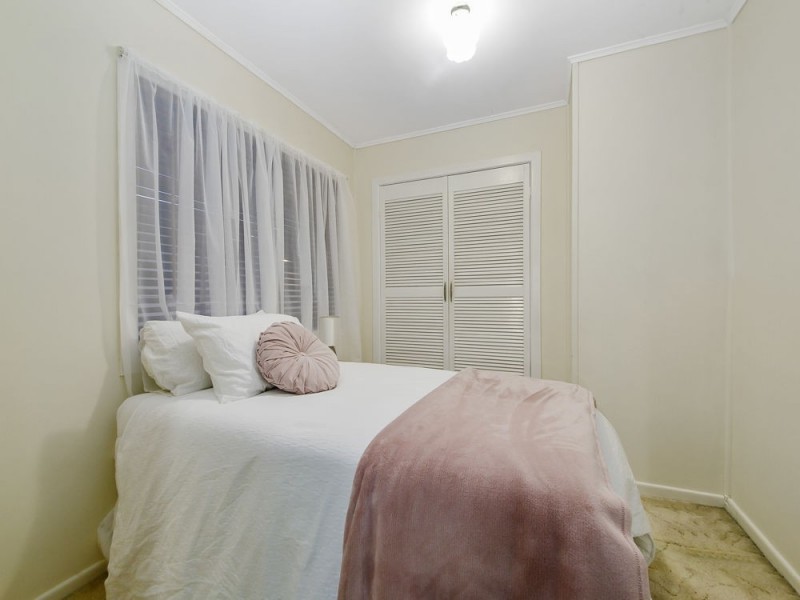 5 Suzanne Street, Wynnum West QLD 4178