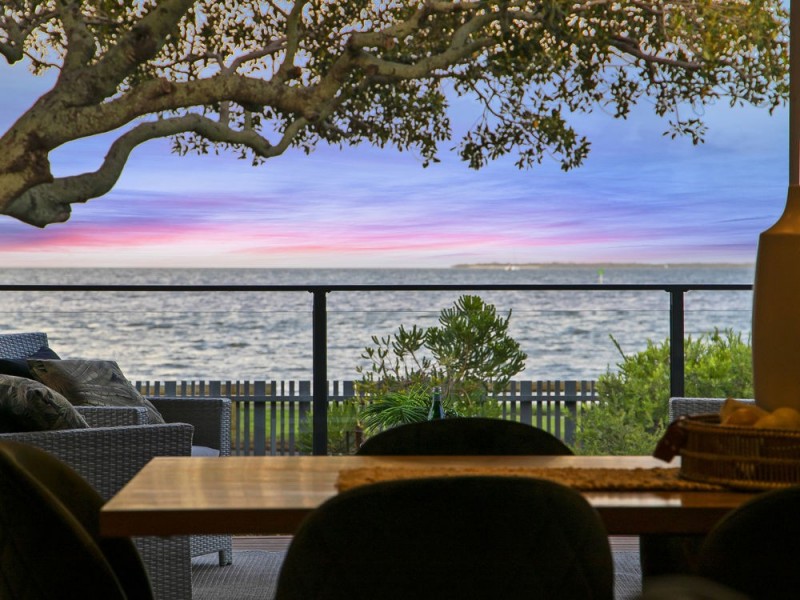 12 Wynnum North Esplanade, Wynnum QLD 4178