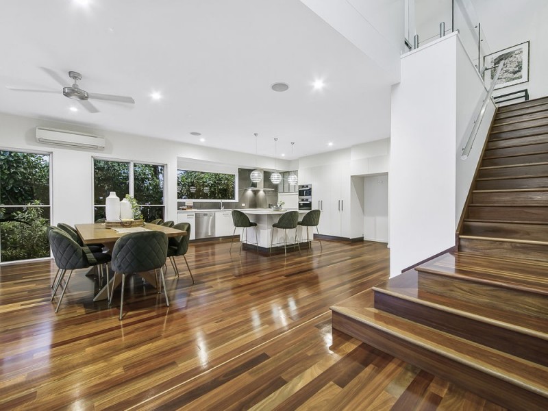 12 Wynnum North Esplanade, Wynnum QLD 4178