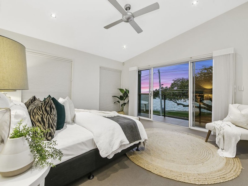 12 Wynnum North Esplanade, Wynnum QLD 4178