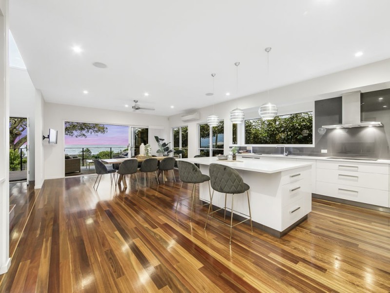 12 Wynnum North Esplanade, Wynnum QLD 4178