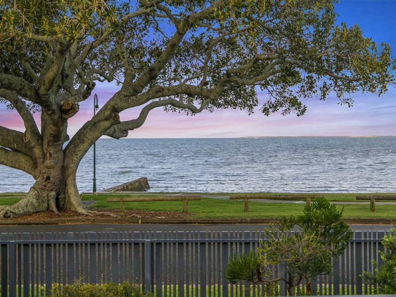 12 Wynnum North Esplanade, Wynnum QLD 4178