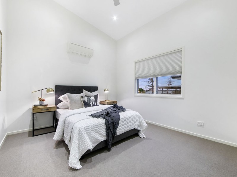 12 Wynnum North Esplanade, Wynnum QLD 4178