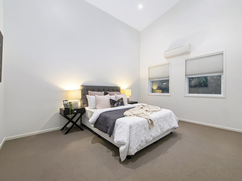 12 Wynnum North Esplanade, Wynnum QLD 4178
