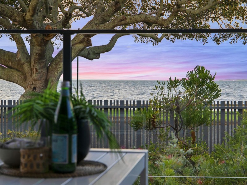 12 Wynnum North Esplanade, Wynnum QLD 4178