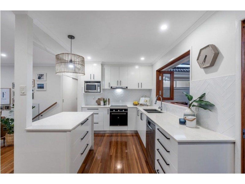 10 Beavis Street, Manly West QLD 4179