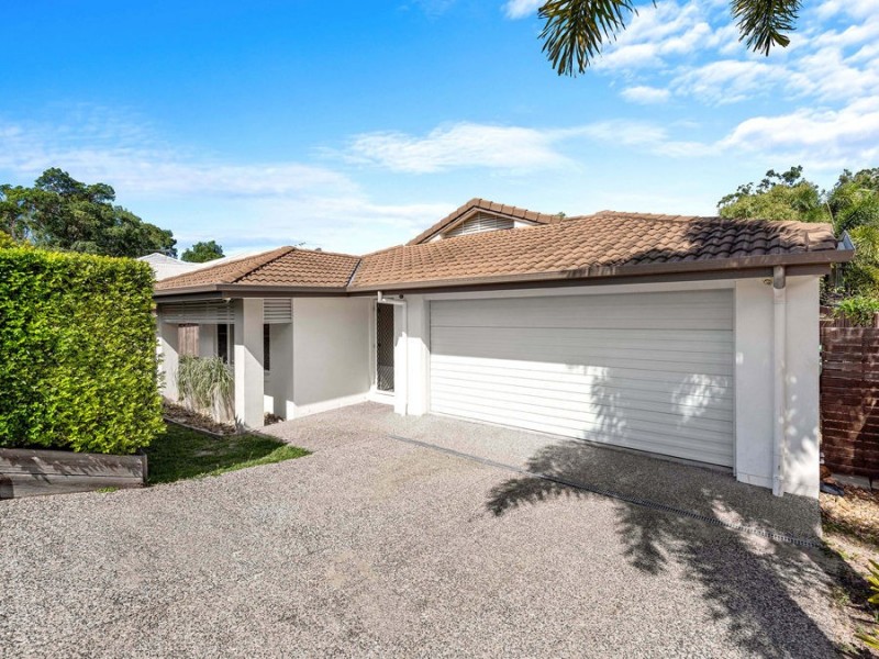 27 Dundee Cres, Wakerley QLD 4154