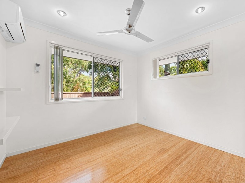 27 Dundee Cres, Wakerley QLD 4154