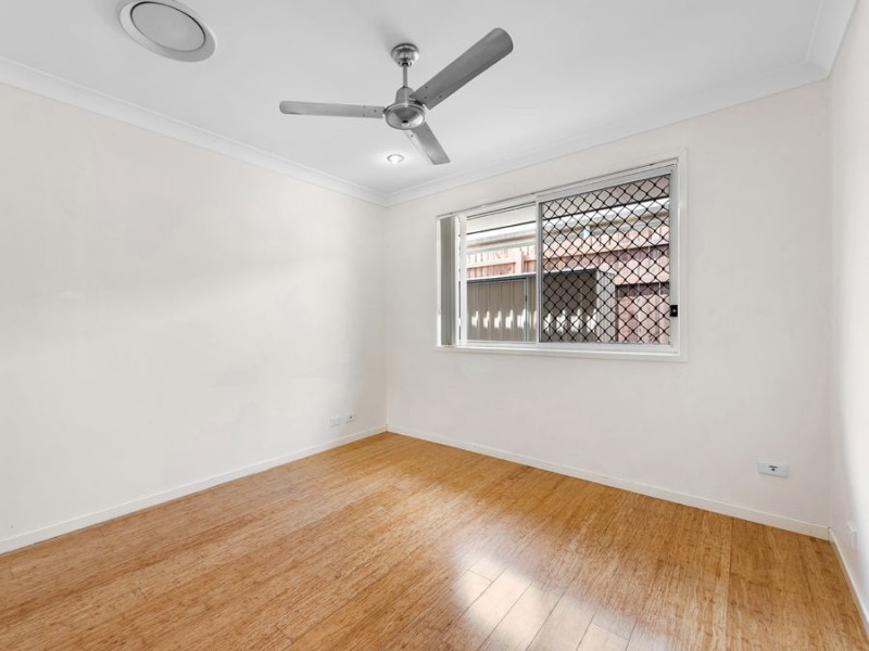 27 Dundee Cres, Wakerley QLD 4154