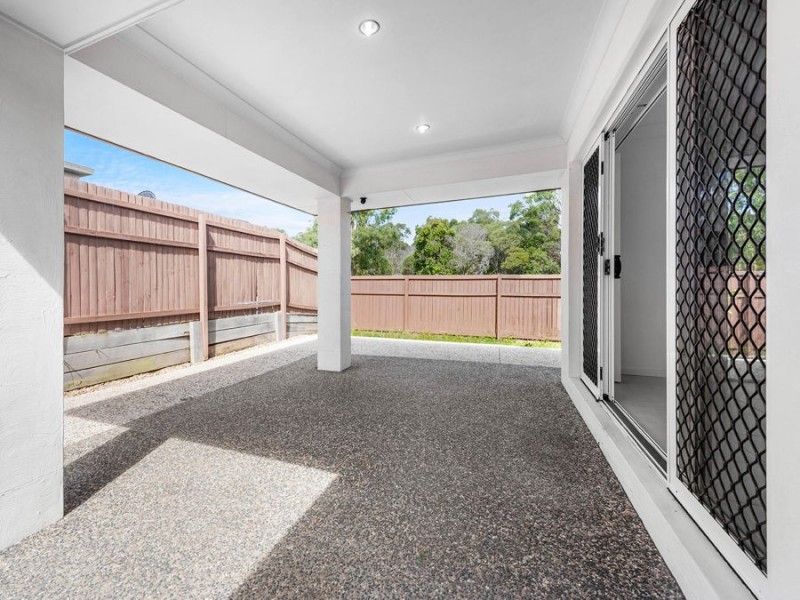27 Dundee Cres, Wakerley QLD 4154