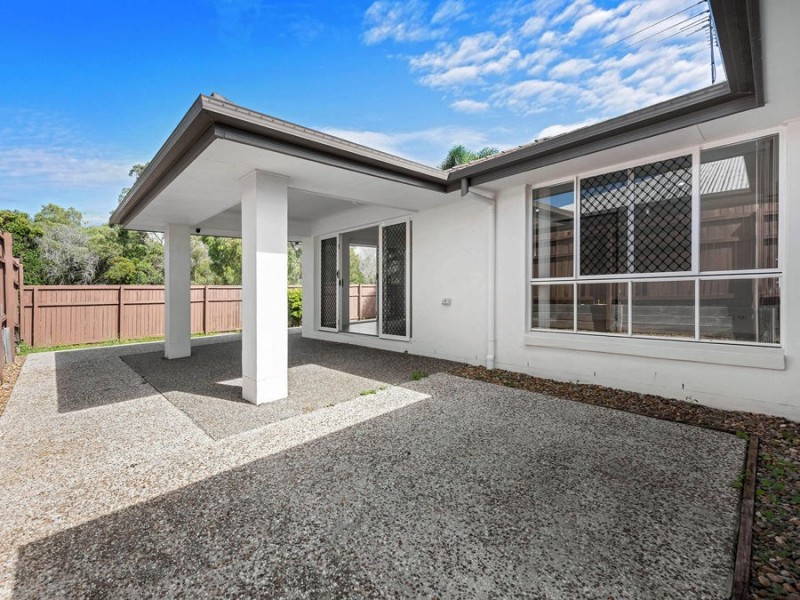 27 Dundee Cres, Wakerley QLD 4154