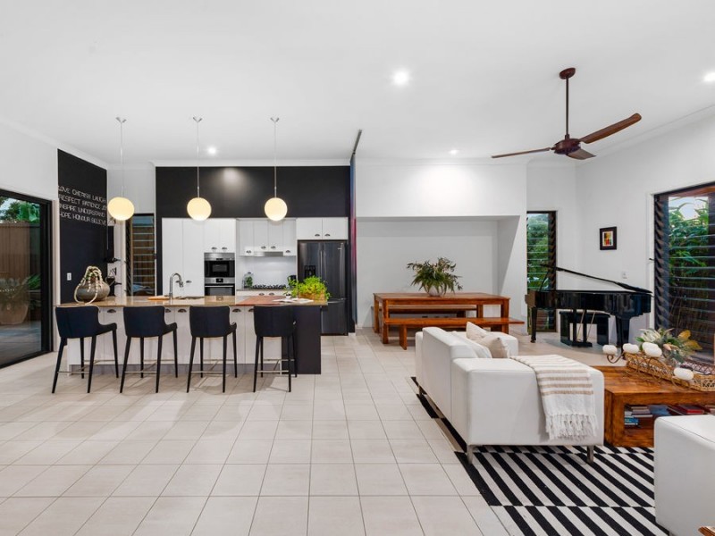 19 Hepburn Close, Wakerley QLD 4154