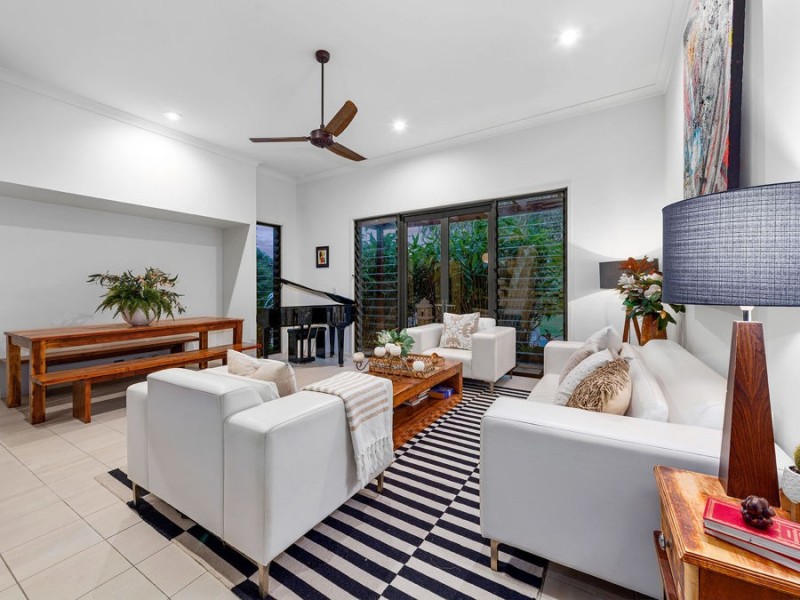 19 Hepburn Close, Wakerley QLD 4154