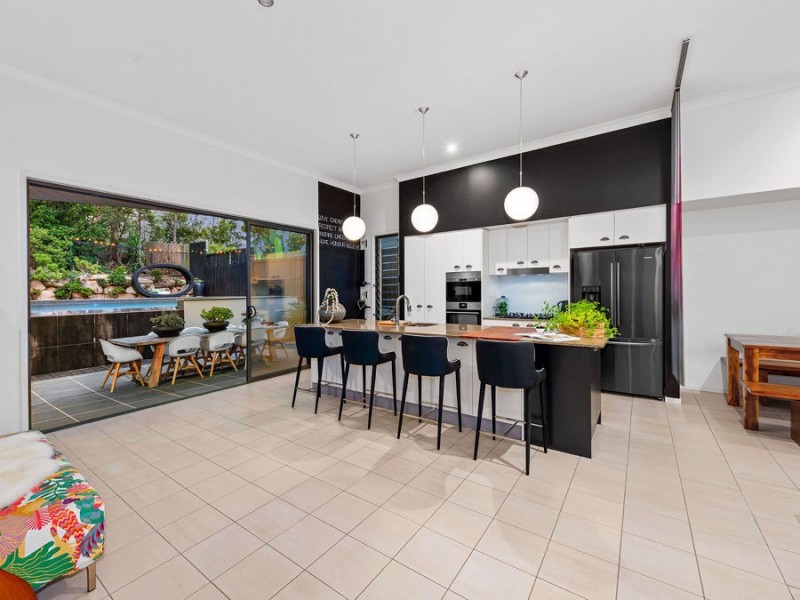 19 Hepburn Close, Wakerley QLD 4154