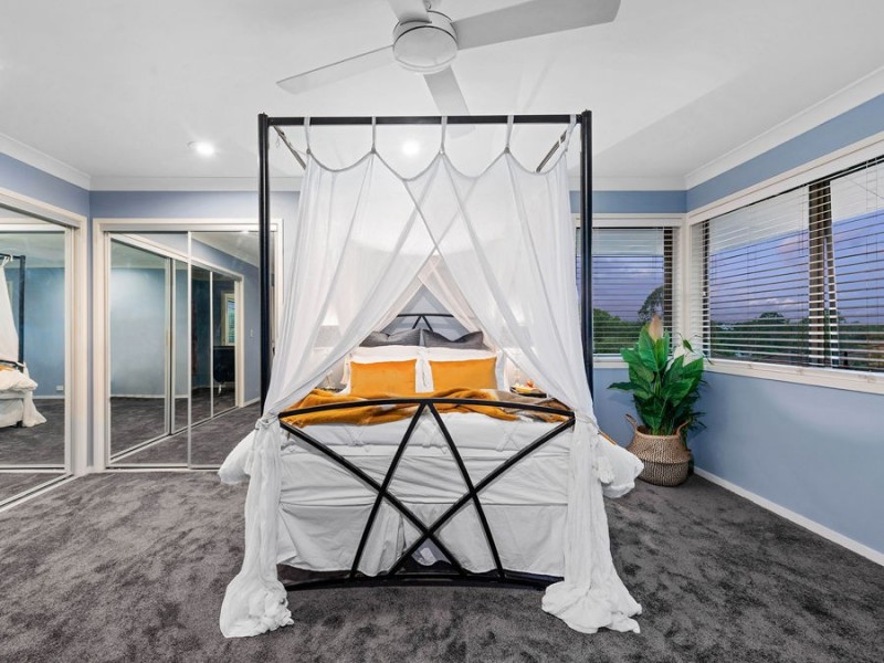 19 Hepburn Close, Wakerley QLD 4154