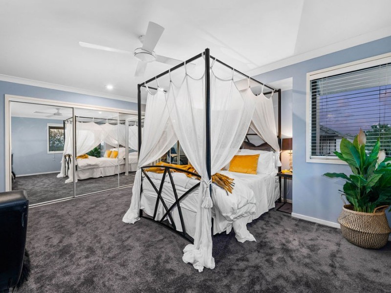 19 Hepburn Close, Wakerley QLD 4154