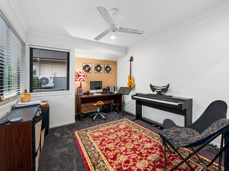 19 Hepburn Close, Wakerley QLD 4154