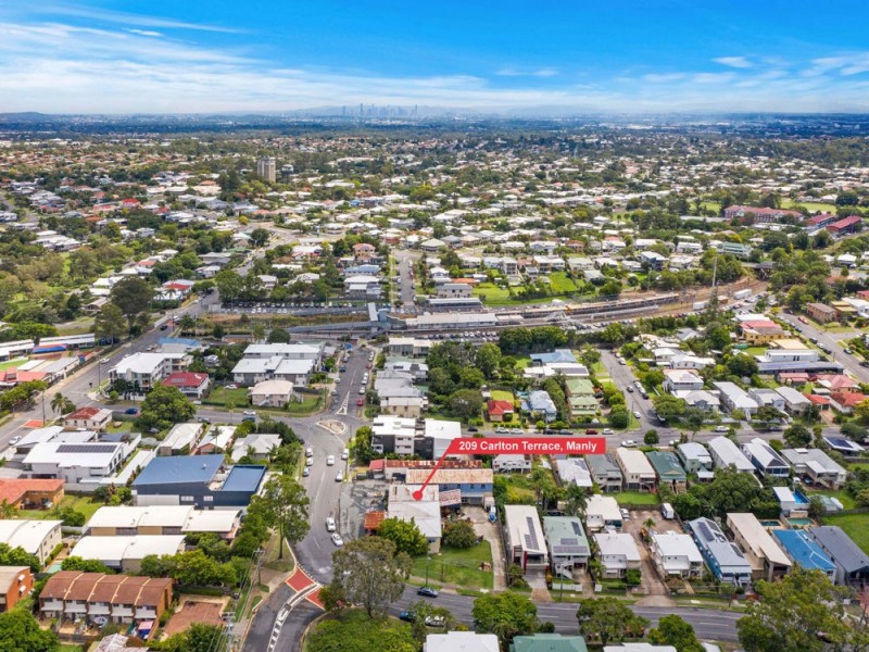 209 Carlton Terrace, Manly QLD 4179