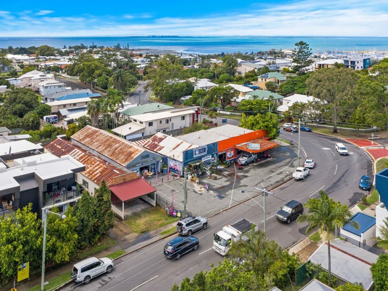 209 Carlton Terrace, Manly QLD 4179