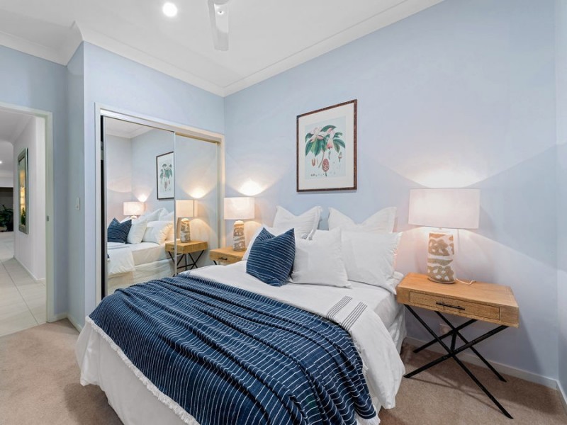 2 Barrington Crescent, Wakerley QLD 4154