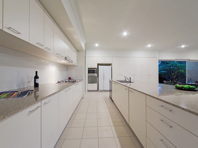 43 Mossvale Drive, Wakerley QLD 4154