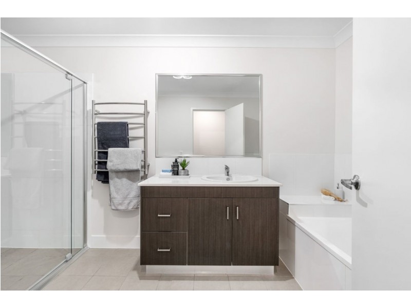 20/15 Oasis Close, Manly West QLD 4179