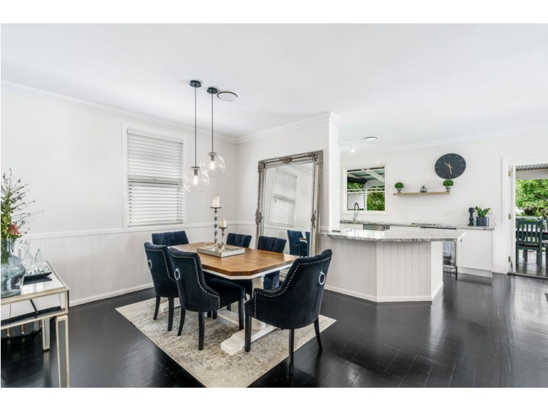 30 Burn Street, Camp Hill QLD 4152