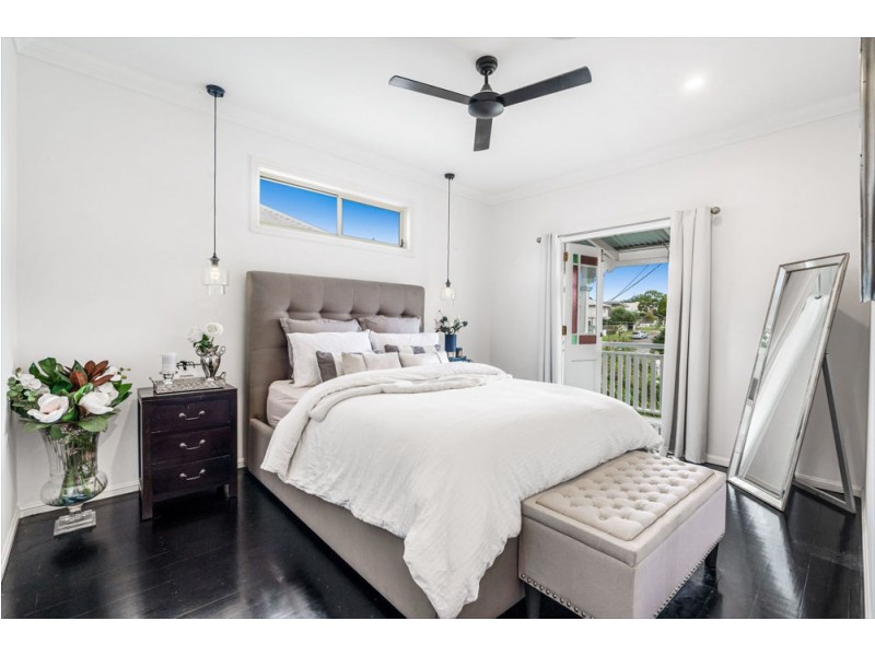 30 Burn Street, Camp Hill QLD 4152