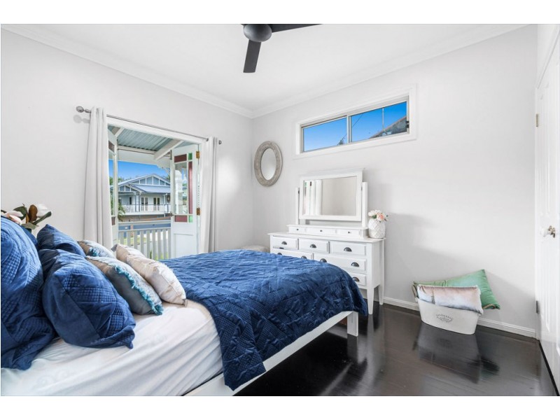 30 Burn Street, Camp Hill QLD 4152