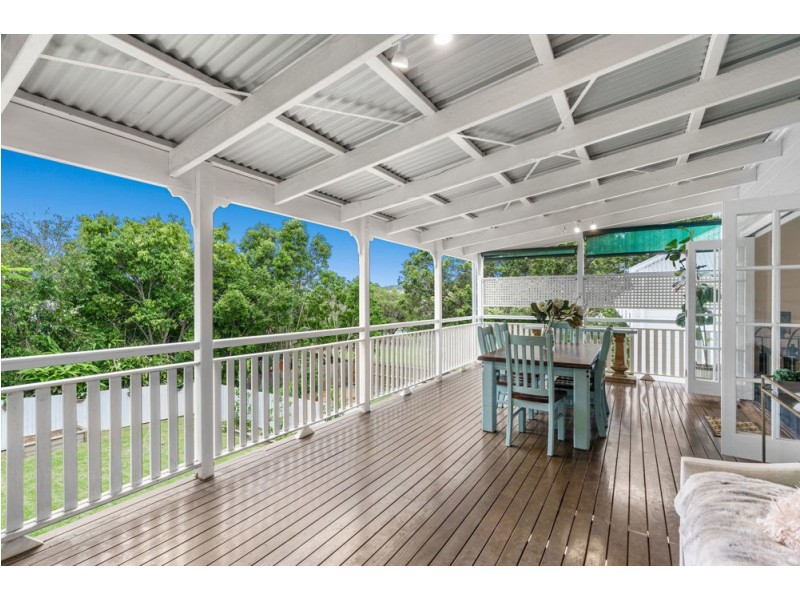 30 Burn Street, Camp Hill QLD 4152