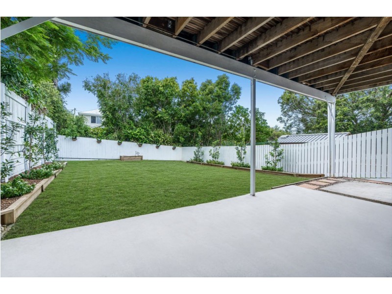 30 Burn Street, Camp Hill QLD 4152