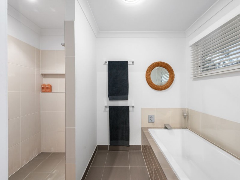 10 Doherty Place, Wakerley QLD 4154