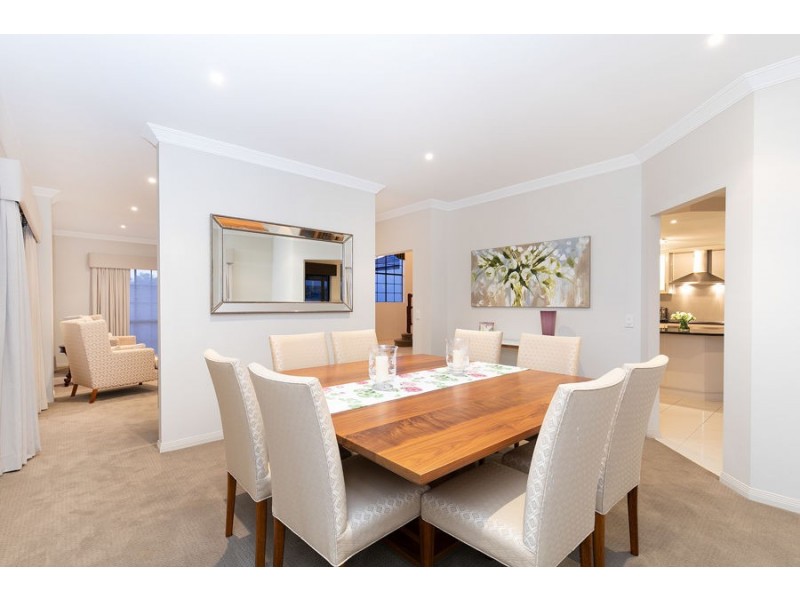 13 Clarance Street, Wakerley QLD 4154