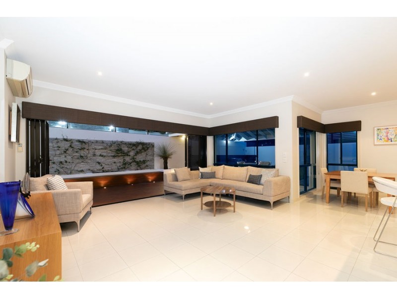 13 Clarance Street, Wakerley QLD 4154