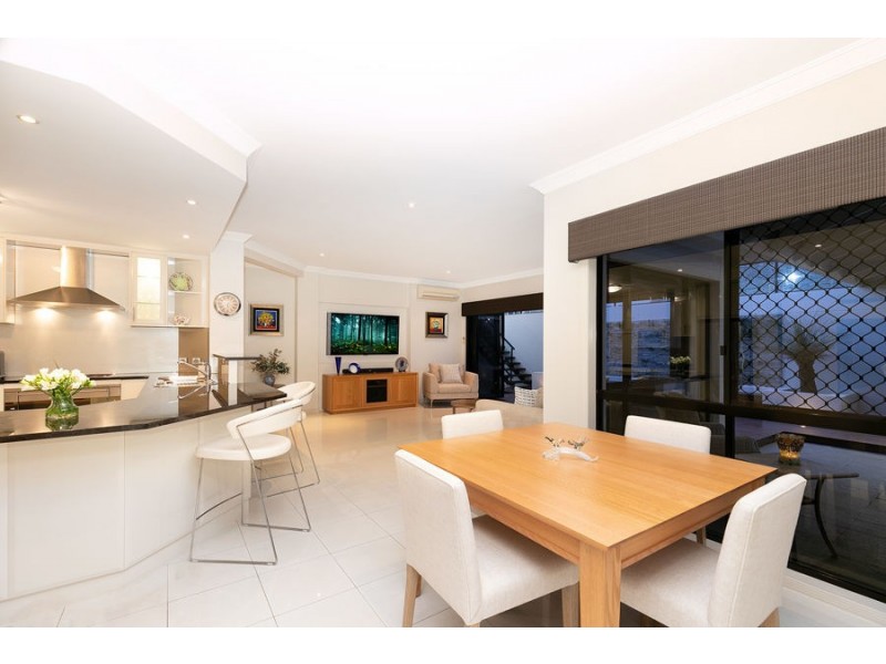 13 Clarance Street, Wakerley QLD 4154