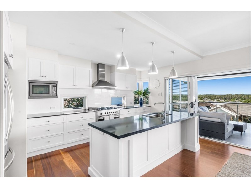 114 Mossvale Drive, Wakerley QLD 4154