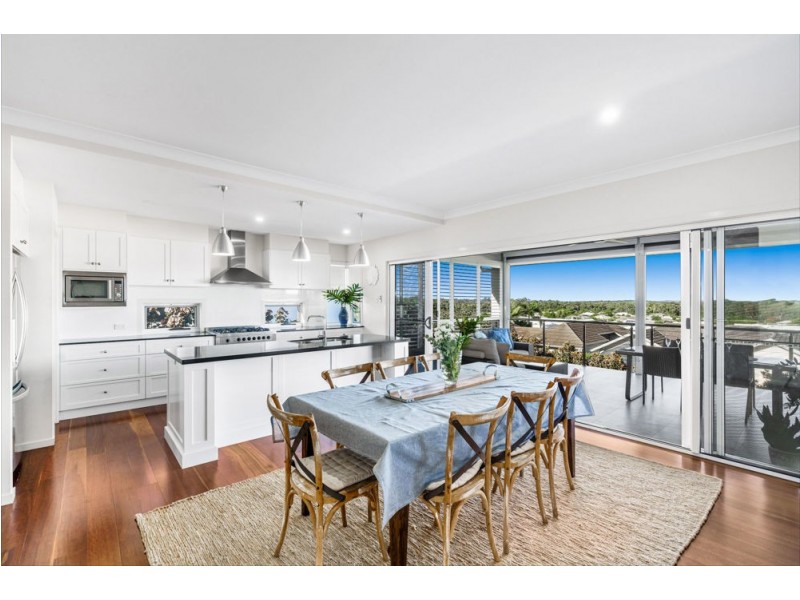 114 Mossvale Drive, Wakerley QLD 4154