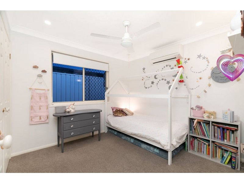 6 Friend Street, Wakerley QLD 4154