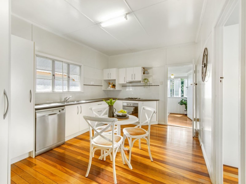 21 Buderim Street, Manly QLD 4179