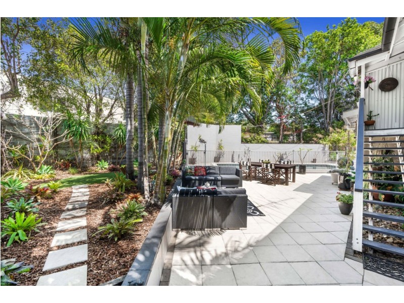 12 Johnston Street, Wynnum QLD 4178