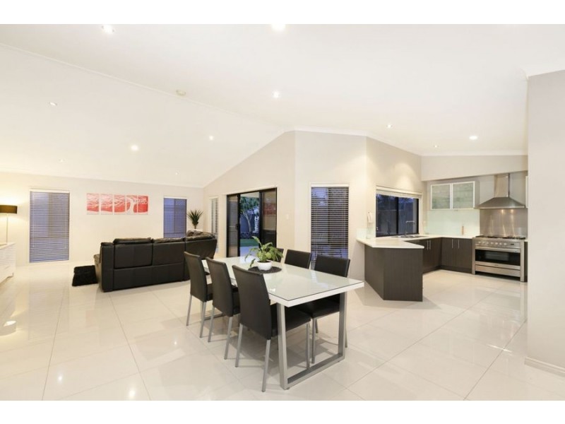 16 Brokenwood Circuit, Gumdale QLD 4154