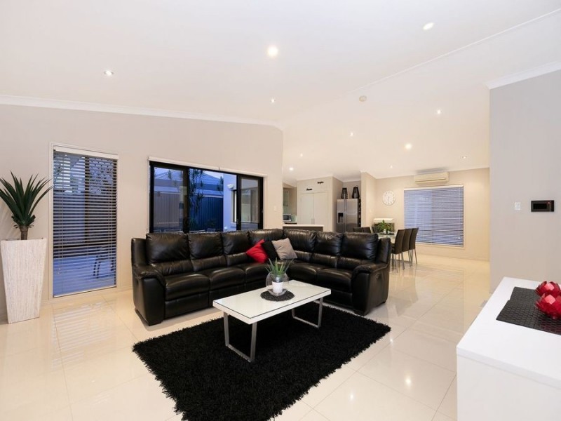 16 Brokenwood Circuit, Gumdale QLD 4154