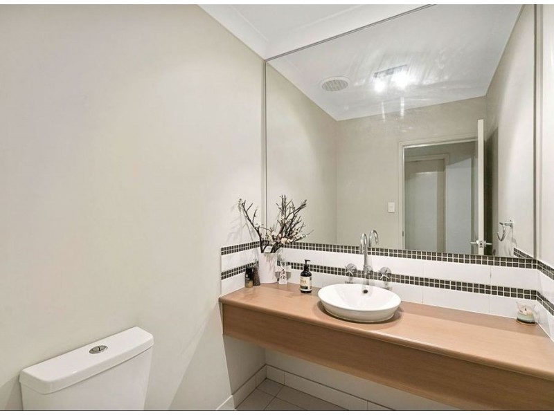 16 Brokenwood Circuit, Gumdale QLD 4154