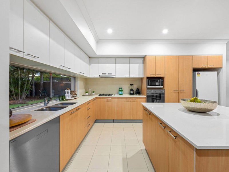 2 Barrington Street, Wakerley QLD 4154