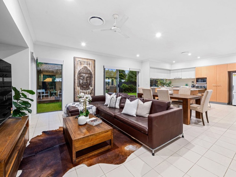 2 Barrington Street, Wakerley QLD 4154