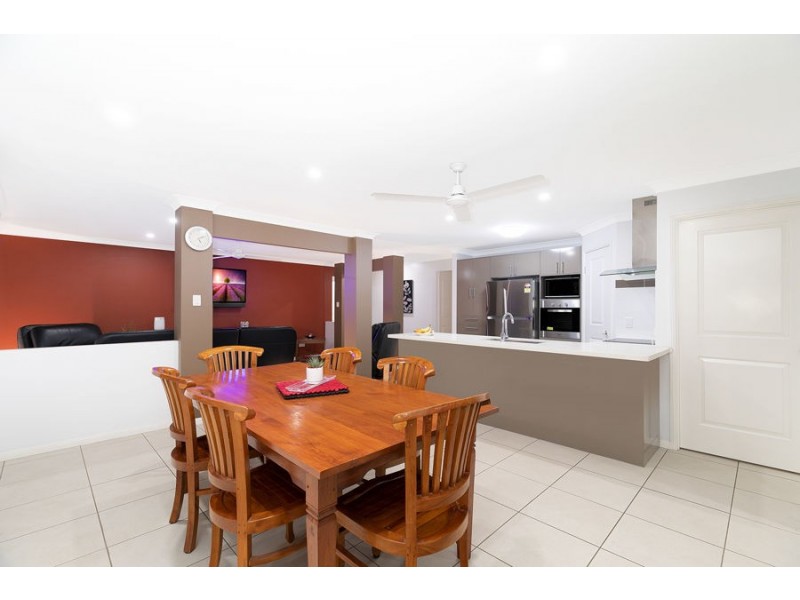 4 Letitia Close, Wakerley QLD 4154