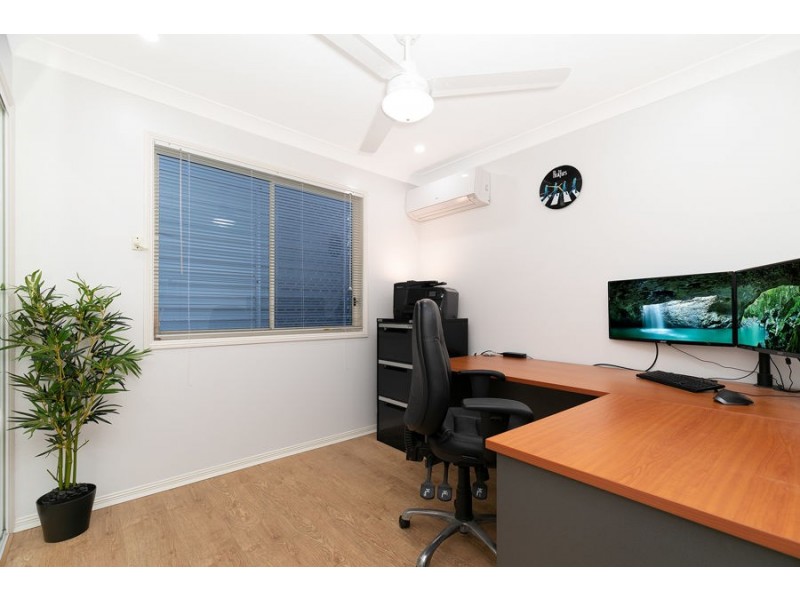 4 Letitia Close, Wakerley QLD 4154