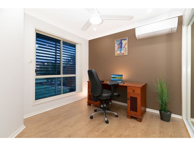 4 Letitia Close, Wakerley QLD 4154